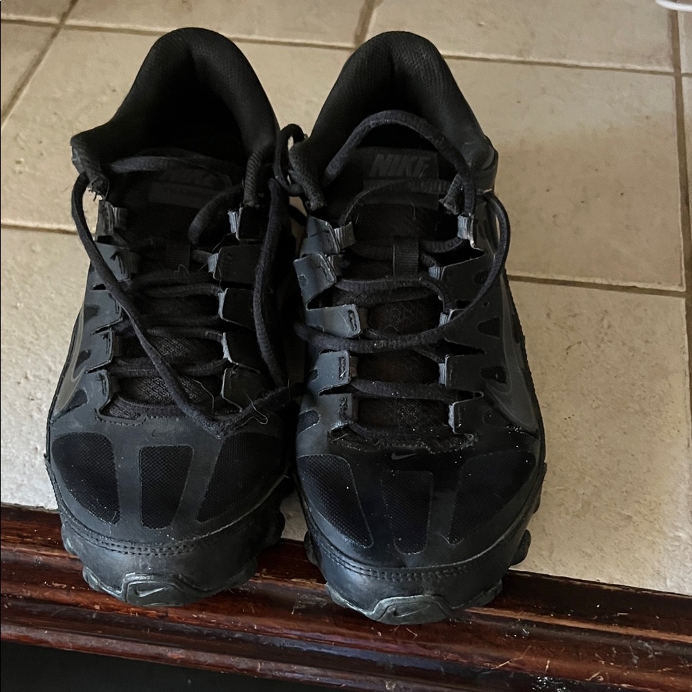 Nike Men's Black Athletic Sneakers